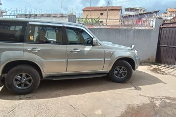 4x4 for rent Madagascar Terracan