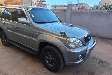 4x4 for rent Madagascar Terracan