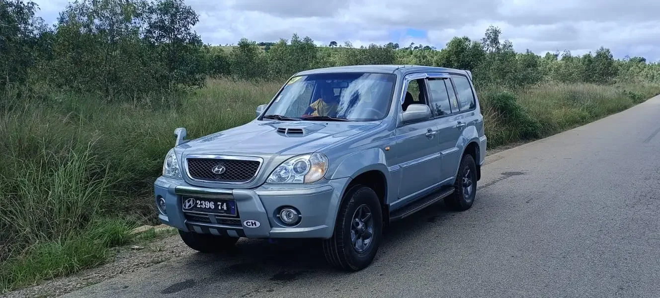 4×4 for rent Madagascar Terracan