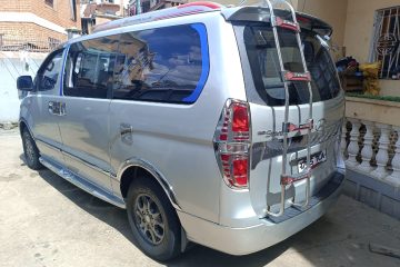 7 passengers Hyundai starex