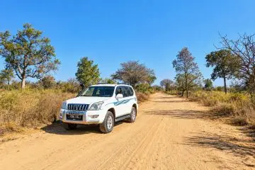 4x4 for rent Madagascar Land cruiser prado 120