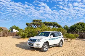 4x4 for rent Madagascar prado 120